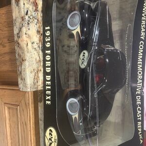 1939 Ford Deluxe Black Die-Cast Model